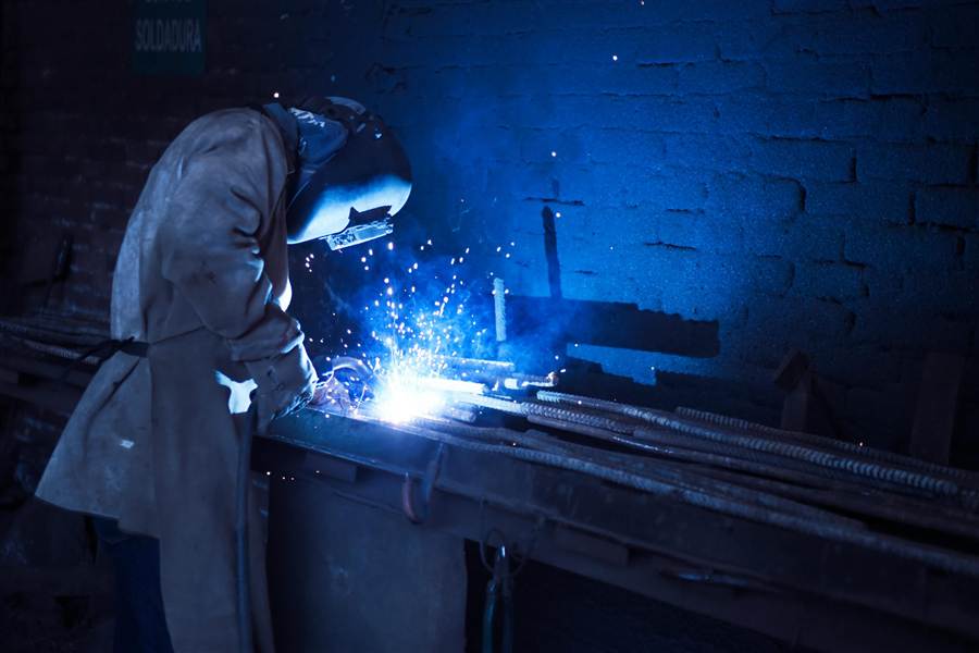 Corte CNC de precisão